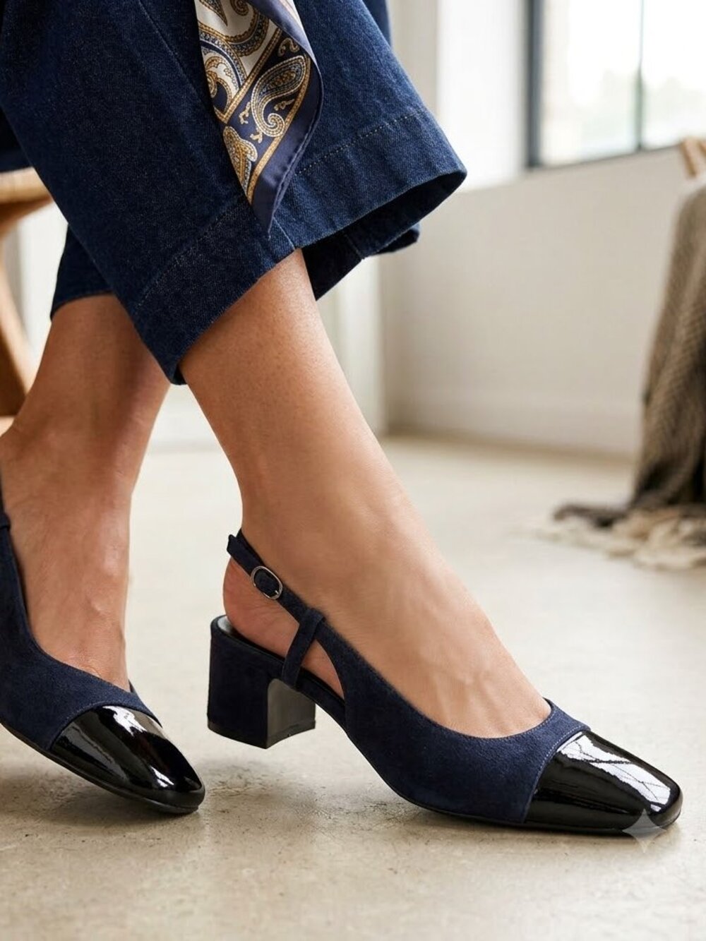 Spectator Pump Blue Denim and Black Patent Slingback cap toe block heels Size 7